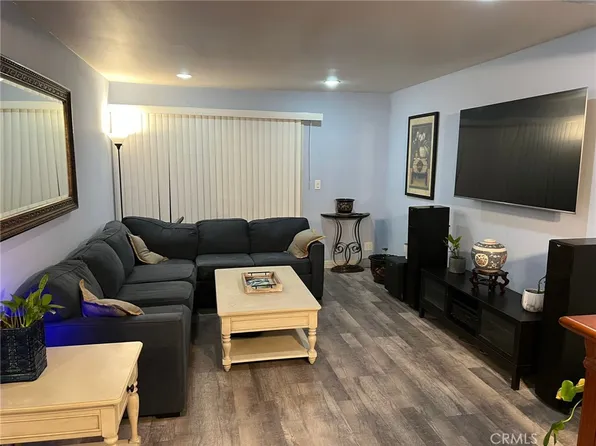 18620 Hatteras St Unit 113, Tarzana, CA 91356