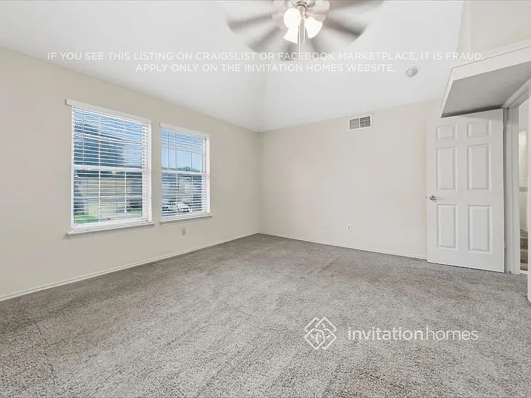 10514 Wayward Wind Ln — Photo 13