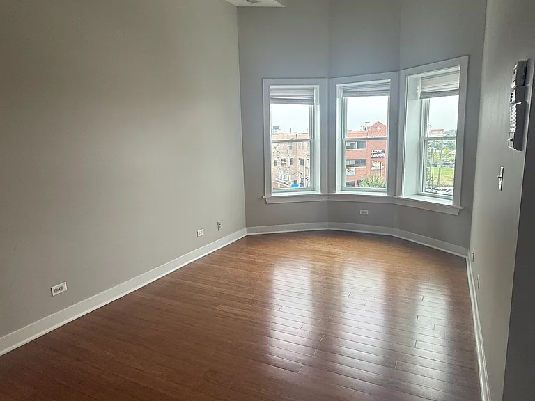 2407 N Clybourn Ave #4F — Photo 8