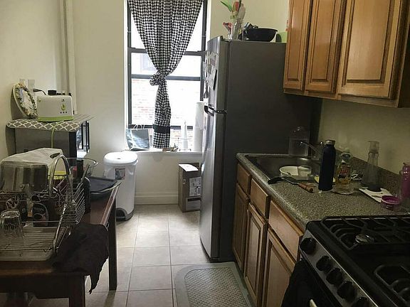 3rd image of 3516 31st Ave APT 3D