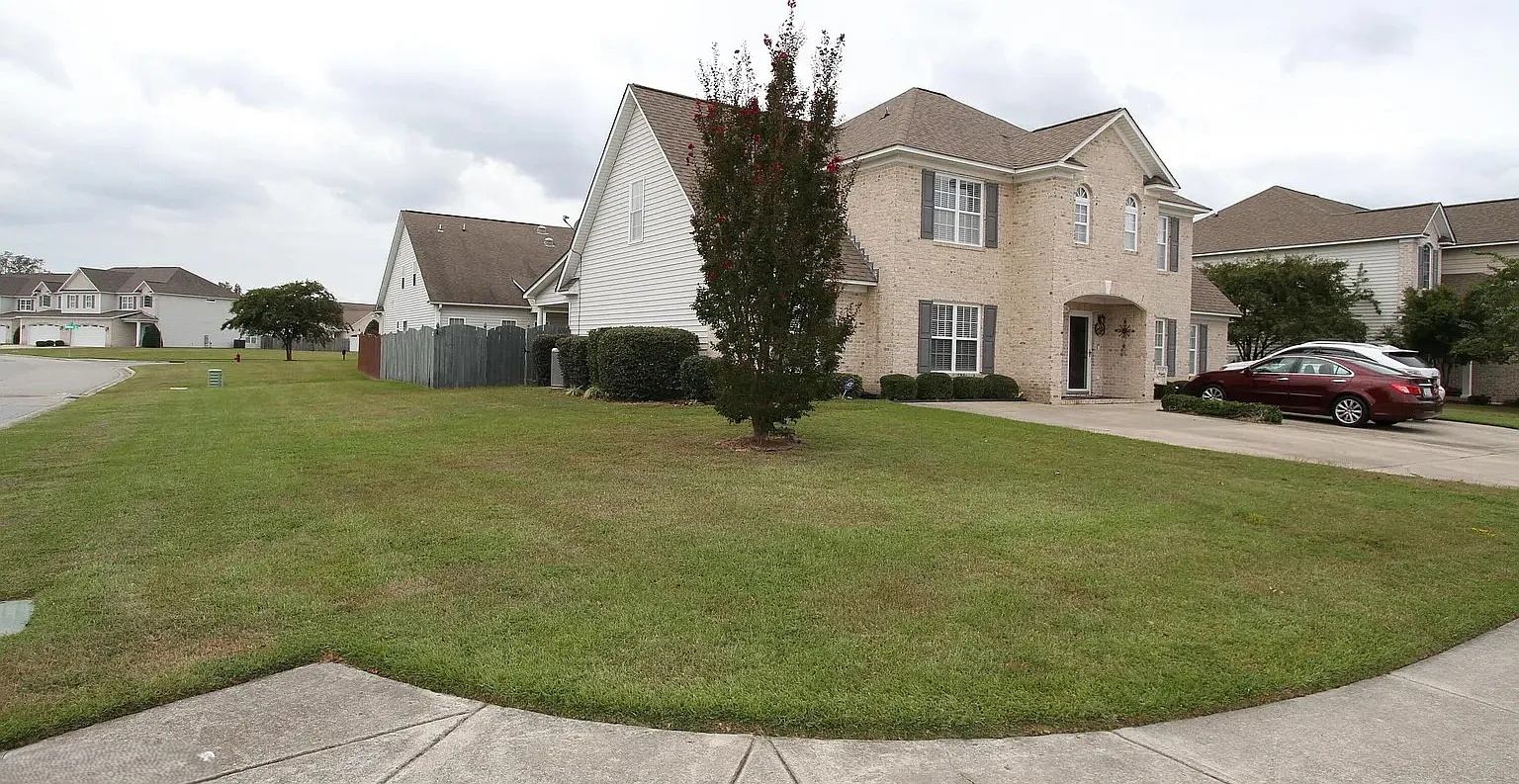 2116 Dovedale Dr — Photo 2