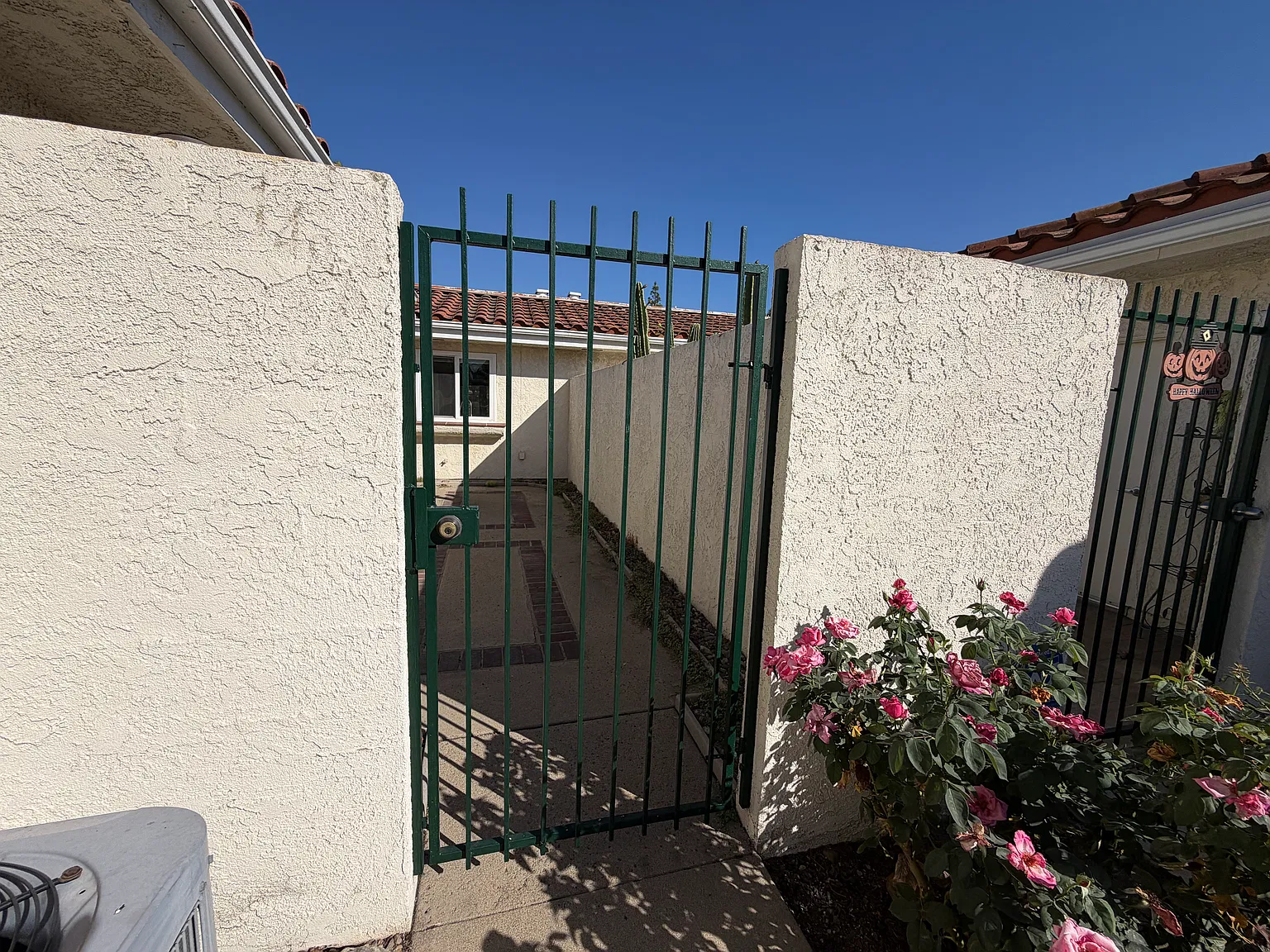 2 bed, 1399 sqft, $3,000 — Photo 2