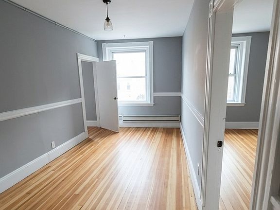 2nd image of 452 Hanover St #201