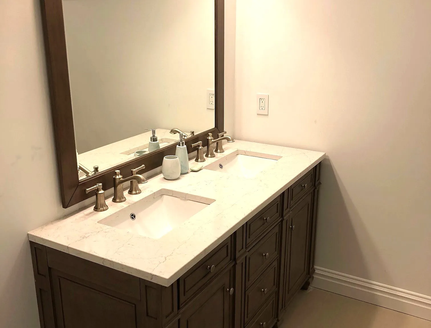 Sag Harbor House - New Renovation - 4 Bed / 4 bath — Photo 1