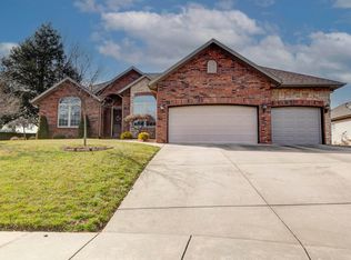 3074 W Cantebury St, Springfield, MO 65810