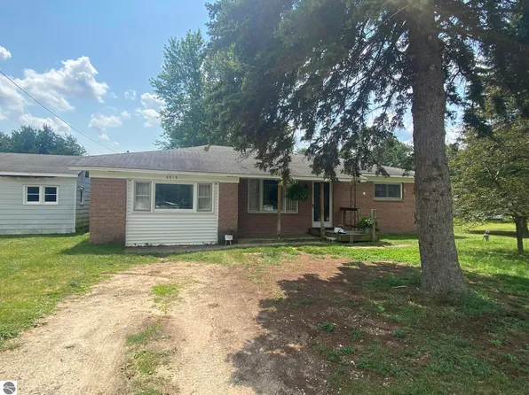 5919 W Southview Rd, Lake City, MI 49651