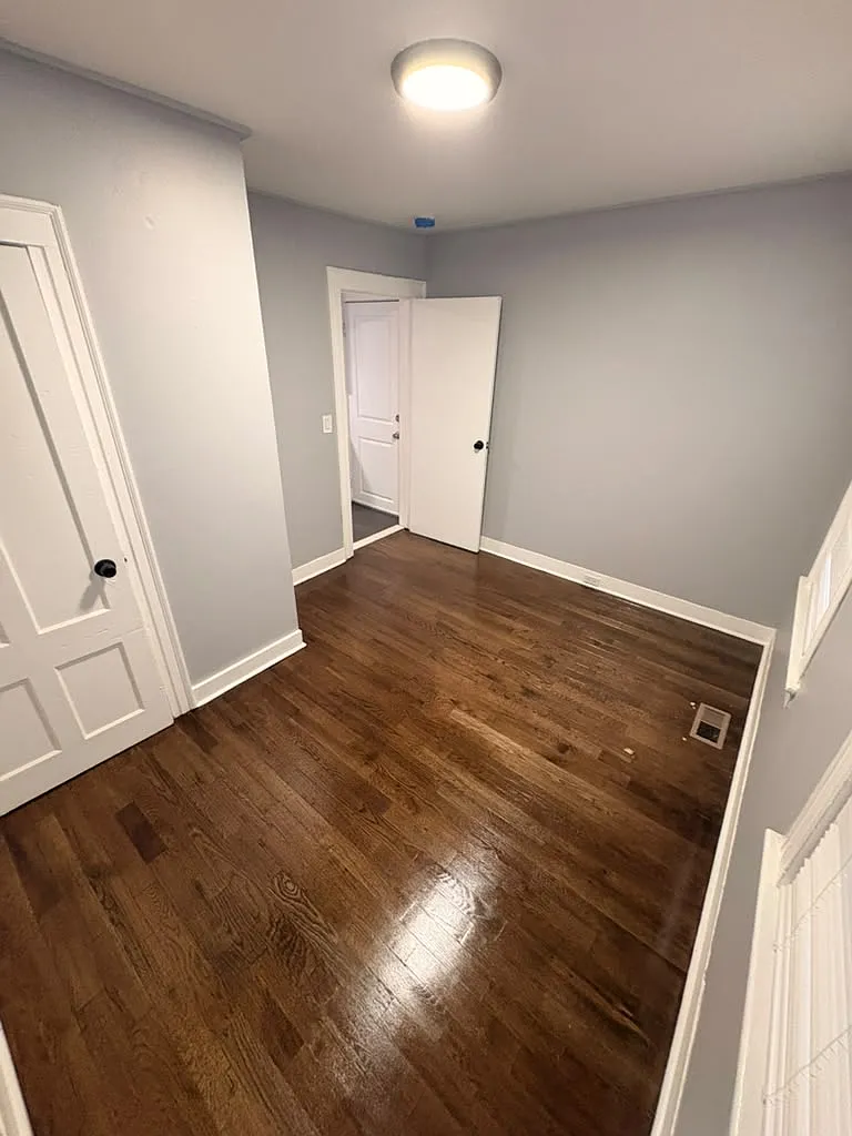 3 bed, 1100 sqft, $1,900 — Photo 2