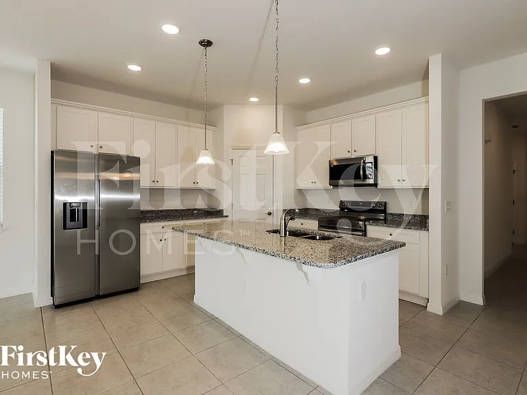 585 Crown Rose Dr — Photo 5