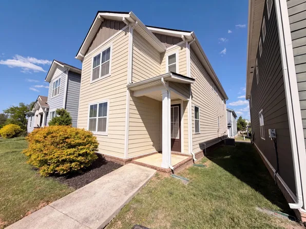 415 Prestige Ct, Pleasant View, TN 37146