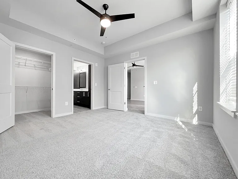 Legacy Rochester Hills Apartments — Photo 60