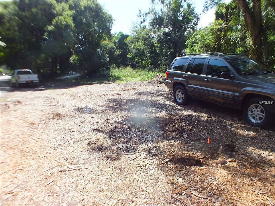 2nd image of 2448 Garbelia Ave