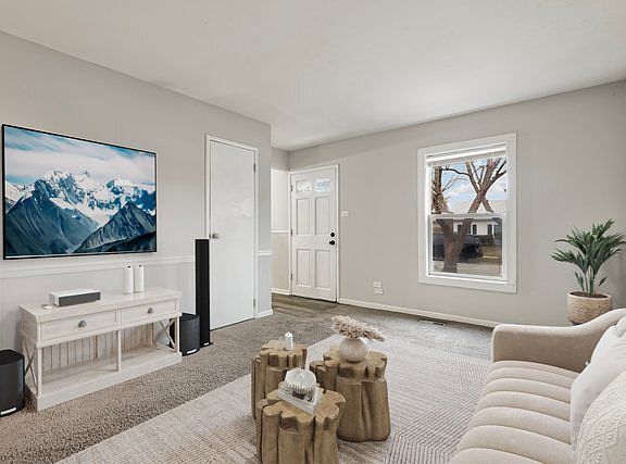 3rd image of 4707 Lee Ct