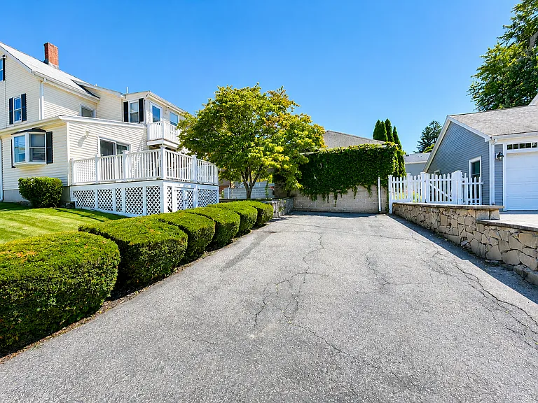 58 Oak St — Photo 17