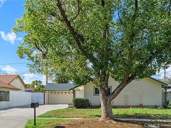 2nd image of 3638 Lillian St