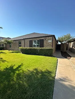 3 bed, 2.0 bath, 1352 sqft, $1,695 — Photo 1