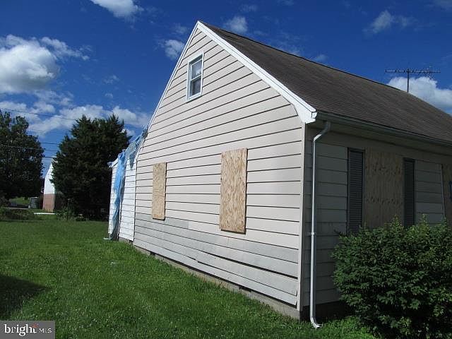 2nd image of 406 W Glenwood Ave