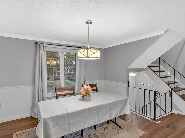 103 Sheffield Ct — Photo 4