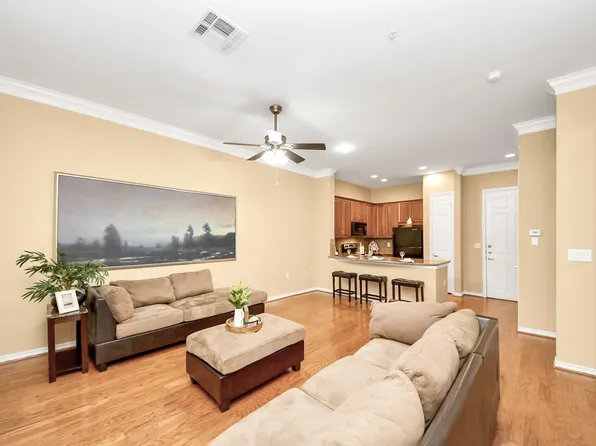 2400 McCue Rd APT 118, Houston, TX 77056