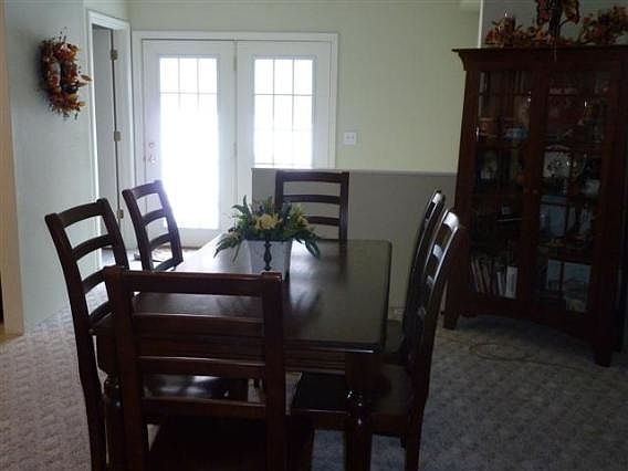 5th image of 114 Bluff St