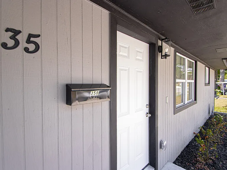 35 Hiland Pl #B — Photo 8