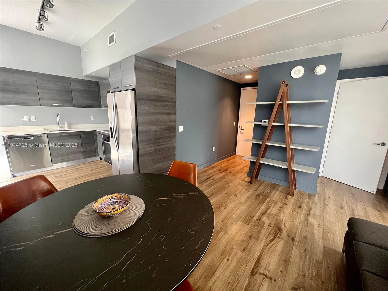 Centro Condo — Photo 4