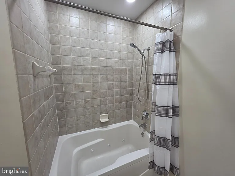 38 Maryland Ave #Penthouse 608 — Photo 22