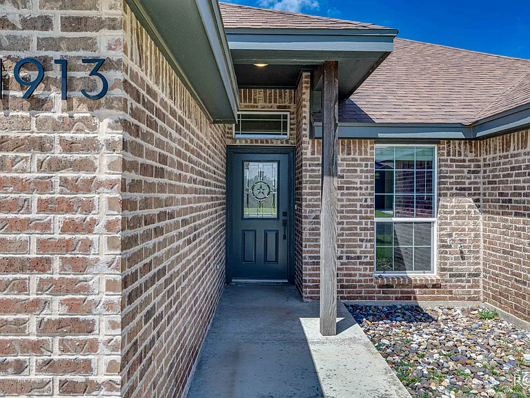1913 Lamplighter Ln — Photo 6