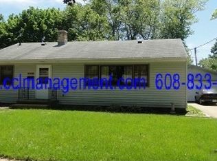 6821 Cooper Ave, Middleton, WI 53562