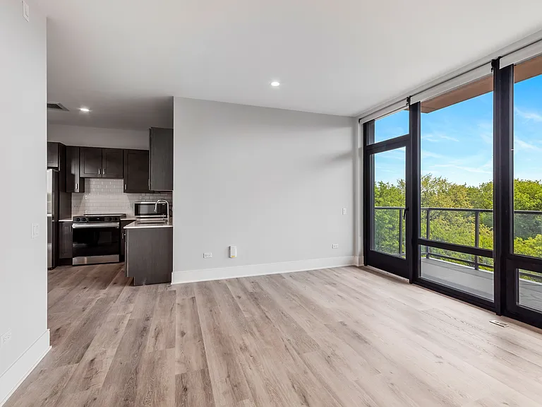 The Pierce At 7 Van Buren — Photo 43