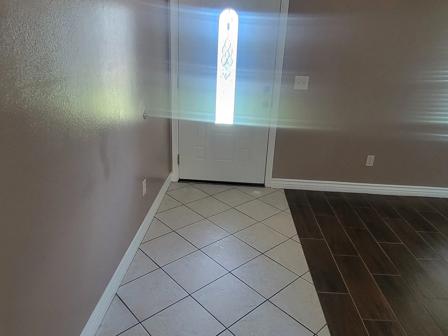 4 bed, 1385 sqft, $4,650 — Photo 4
