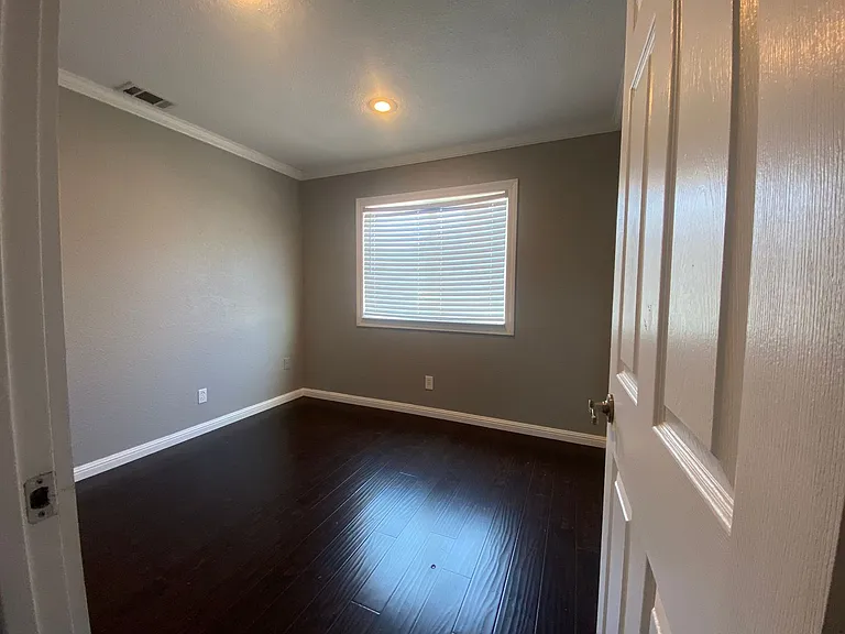 1650 Honeysuckle Rd — Photo 19
