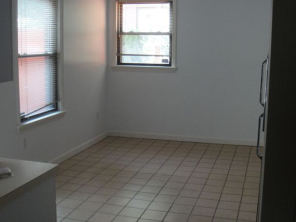 Eat-in Kitchen Area