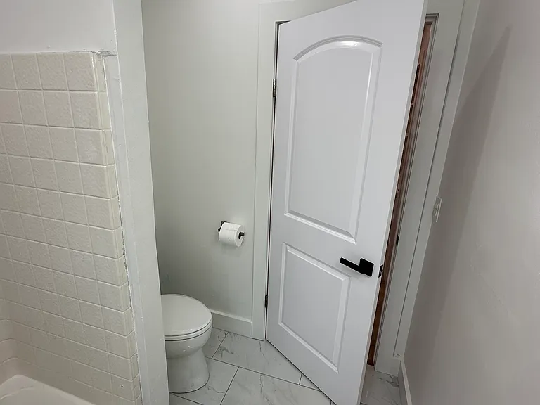 10923 S Firmona Ave — Photo 8