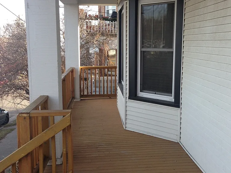 305-307 Duplex — Photo 2