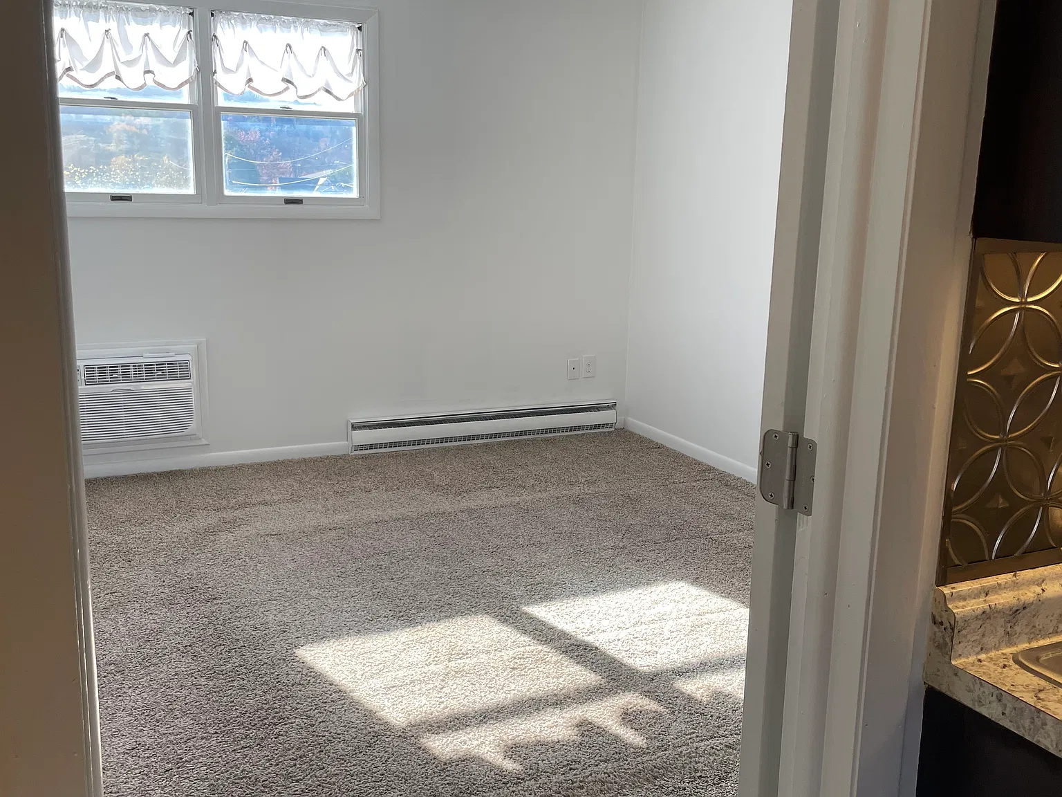 1 bed, 627 sqft, $1,200 — Photo 4