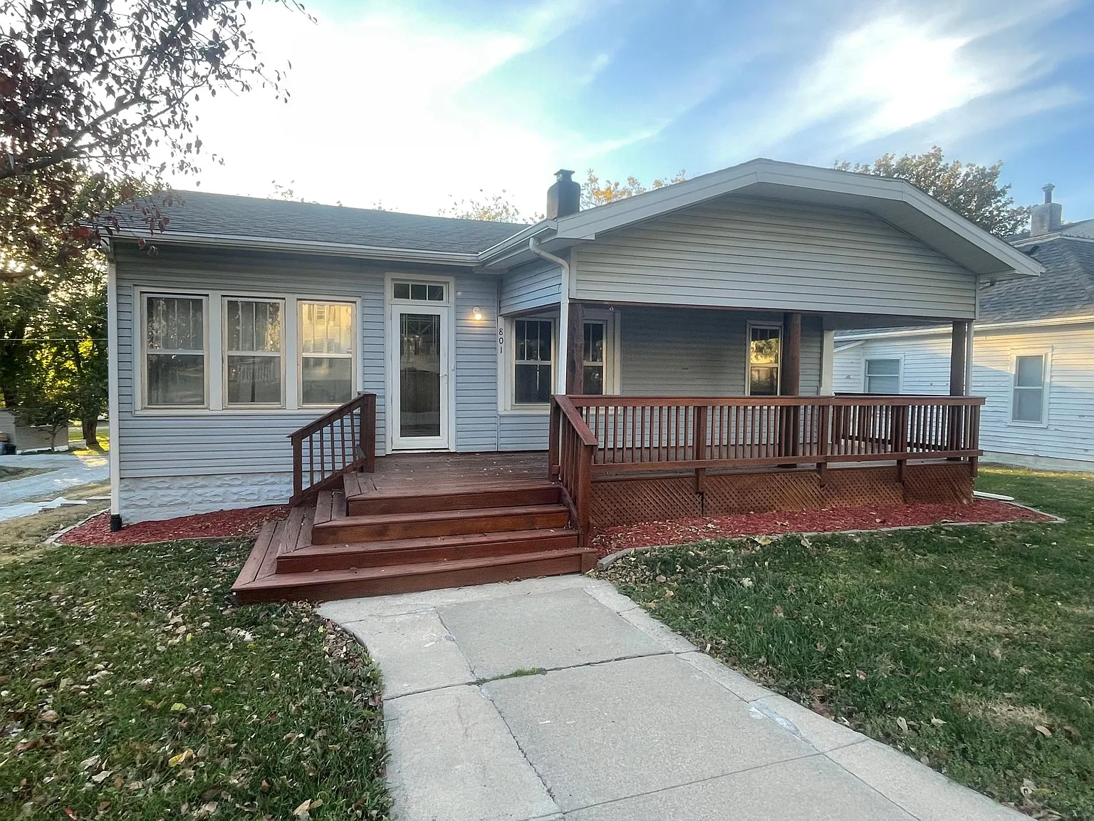 3 bed, 1080 sqft, $1,600 — Photo 1