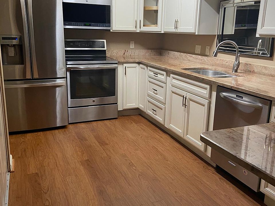 1st image of 56 Louise St #2W