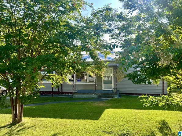 704 4th St NE, Arab, AL 35016