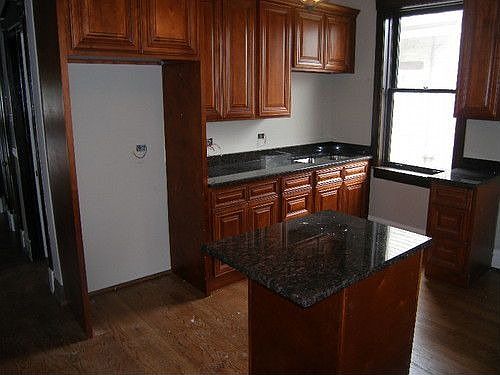 3rd image of 7201 Jackson Blvd