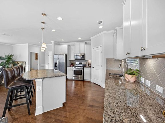 2nd image of 6497 Crosscreek Ln