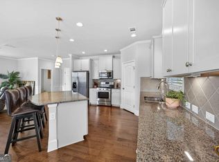 6497 Crosscreek Ln, Flowery Branch, GA 30542