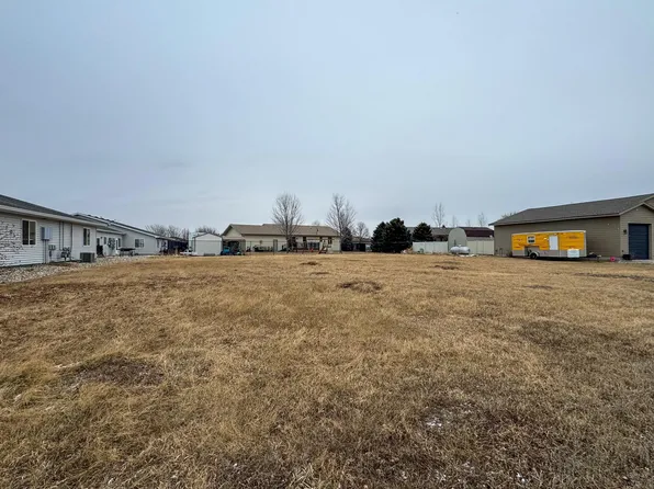 Prairie Eagle Cir, Huron, SD 57350