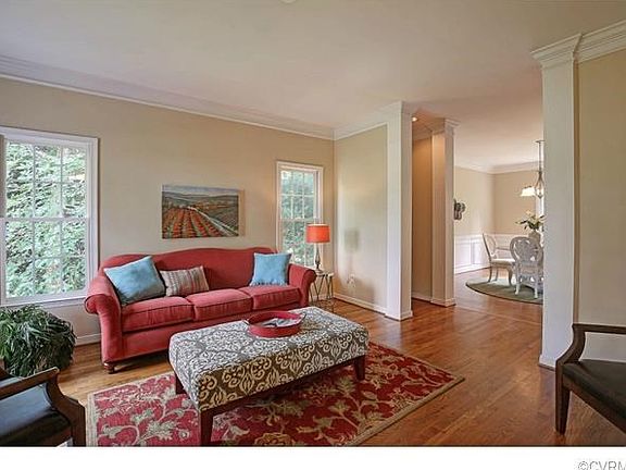 Formal Living Room - Crown Molding