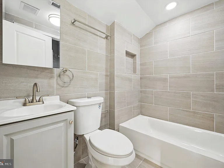 514 Ryers Ave #B — Photo 16