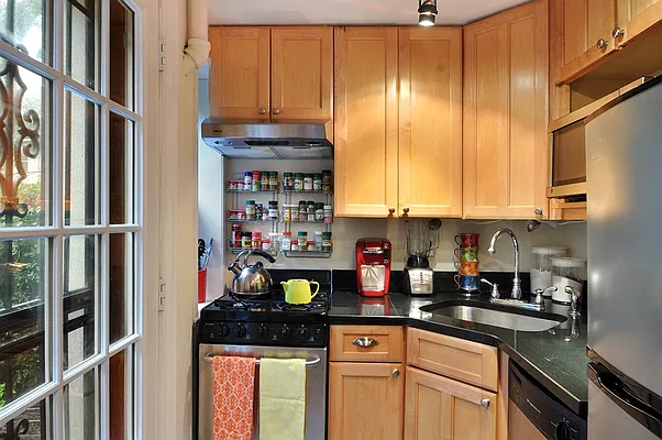 Sold by Corcoran | media 19