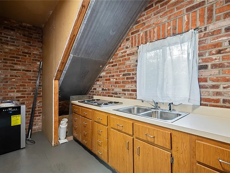 6026-1 Sawyer St — Photo 23