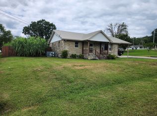 114 Circle Dr, Fayetteville, TN 37334