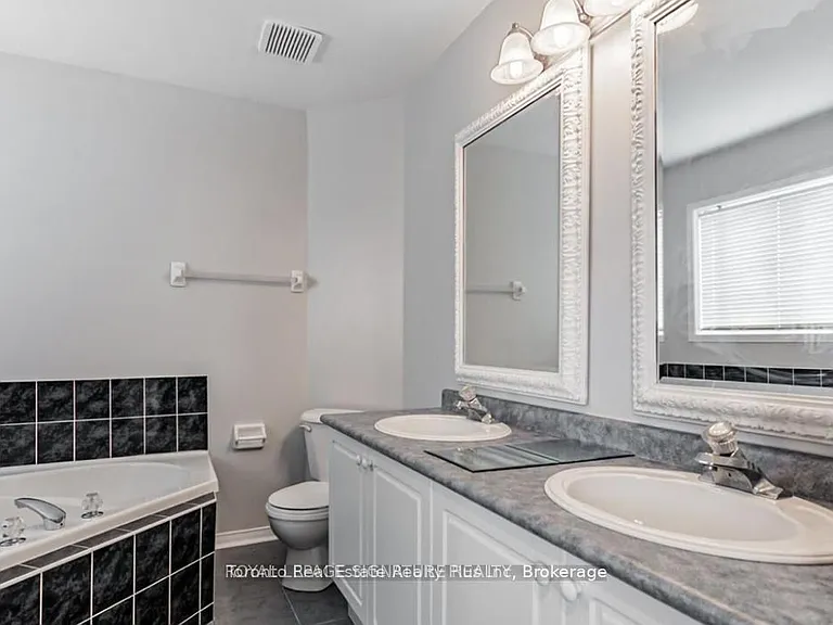 18 Preston Ave — Photo 9