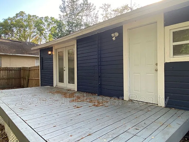 8105 N 12th St — Photo 12