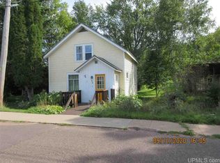 1906 Castile Rd, Wakefield, MI 49968